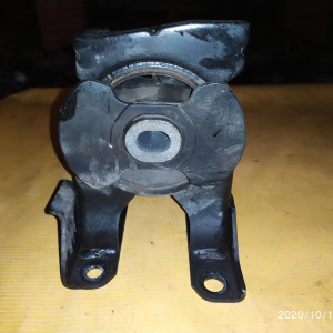 Подушка двигателя Nissan EM61 Leaf ZE0 зад. R 11320-3NA0A