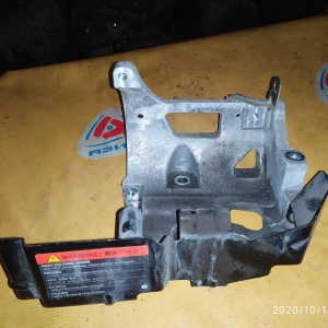 Крепление компрессора кондиционера Nissan EM61 Leaf ZE0 120519A032