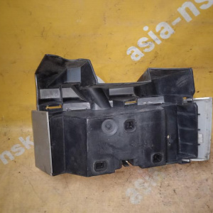 Крепление бампера Volvo XC90 CZ '2002-2006 до рест, в сборе с планкой 8620820 зад, прав 30678278