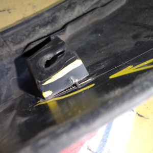 Накладка на крыло Mini 51131505868 Cooper R50/R52/R53 '2006 зад, прав дефект одного крепления, царапины