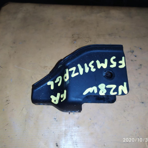 Крепление подушки ДВС Mitsubishi 4D68-T RVR/Chariot N28W/N48W 2WD m/t ( крепление на кпп ) ( мкпп F5M311ZPGL ) перед, прав F3Z