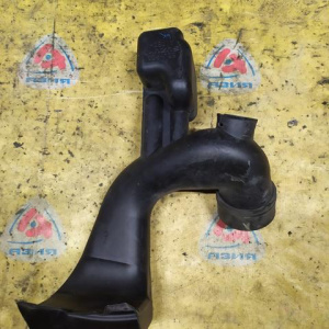Воздухозаборник Suzuki Escudo TD54W 65J R03
