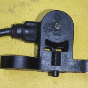 Датчик коленвала Mazda FS/FP Capella GW8W 3 конт. FSD718221B / J5T151 ( FSD7 )