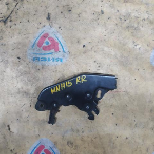 Замок двери Toyota ANH10/MNH15 Alphard низ зад, прав