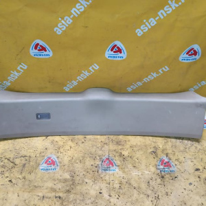 Обшивка двери Toyota Harrier MCU30 R 64790-48030