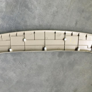 Обшивка двери Toyota Harrier MCU30 верх R 64783-48040