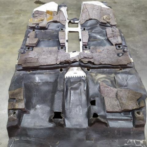 Ковер пола Toyota Harrier GSU35 (бежевый) дефект