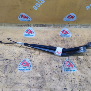 Держатель дворника Nissan Leaf ZE0 '2009-2014 L+R RHD