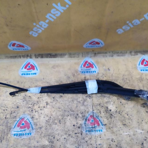 Держатель дворника Nissan Leaf ZE0 '2009-2014 L+R RHD