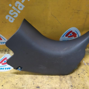 Накладка передней стойки Nissan Leaf ZE0 '2009-2014 низ R 66300-3NA0A