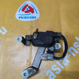 Замок 5-й двери Toyota CE106 Corolla сервопривод замка (4 контакта)