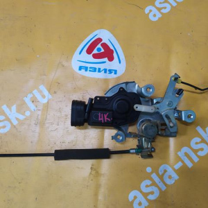 Замок 5-й двери Toyota AE111 Corolla Spacio сервопривод замка (4 контакта)