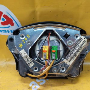 Подушка безопасности Mercedes C-Class W203 вод. 2 разъема 4 спицы мульти A2038600502