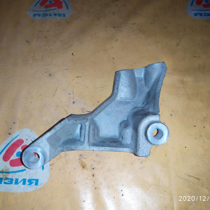 Крепление подушки ДВС Suzuki J20A SX4 YA41S/YB41S '05.2006- 2WD a/t 50-40LE зад. R 1174080J00