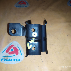 Крепление подушки ДВС Suzuki J20A SX4 YA41S/YB41S '05.2006- 2WD/4WD a/t 50-40LE перед. F 1176180J00