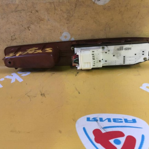 Пульт стеклоподъемника Toyota Nadia SXN15 перед, прав 84820-44030