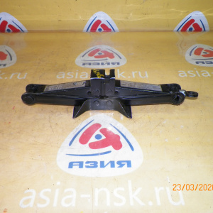 Домкрат Mazda Demio/Familia DW3W/DW5W/DY3R/DY3W/DY5R/DY5W/BJ5P/BJ3P/BJ5W/BJ8W/BJEP/BJFW/BHALP/BHA8P B25D37790. B455 37 798. 600кг.