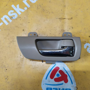 Ручка двери внутренняя Toyota Harrier MCU30/GSU35 перед, прав внутренняя 6920648040