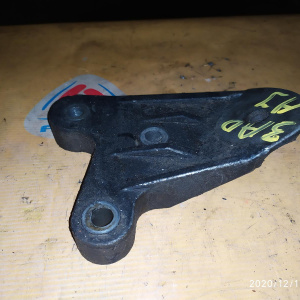 Крепление подушки ДВС Mazda/Ford AJ/YF Tribute#Escape EPEW 4WD a/t зад R YL84-7G034-AA / EC0139010