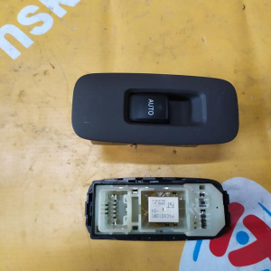 Пульт стеклоподъемника Toyota Alphard MNH10 зад, лев