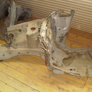 Лонжерон TOYOTA Harrier MCU10 R