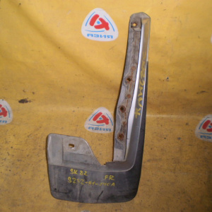 Брызговик Mazda Bongo SK82M перед, прав S232-51-840A