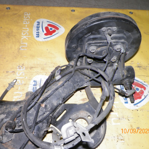 Балка SUZUKI YA41S SX4 2WD ABS Dram. В сборе с тросами ручника. R