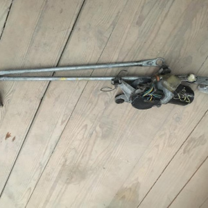 Моторчик привода дворниками SUBARU Forester SF5 F +трапеция