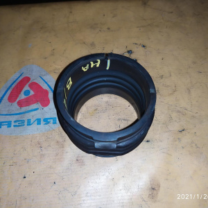 Гофра впускного коллектора Toyota 1MZ-FE Harrier MCU35 резиновая на воздушный фильтр 17881-20130