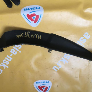 Обшивка багажника Toyota Harrier GSU30 накладка крышки багажника зад, прав н 64457-48010