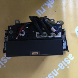 Магнитола Toyota Harrier MCU30 дефект крепления 86120-48890