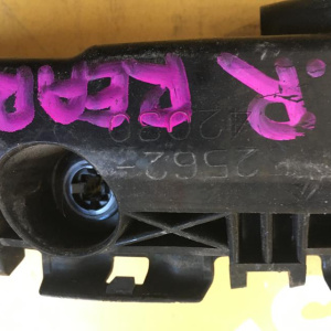 Крепление бампера Toyota RAV4 ACA30 зад, прав 52562-42030