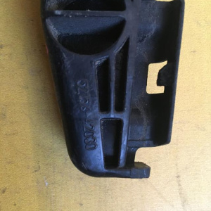 Крепление бампера Toyota RAV4 ACA30 зад, лев 52156-42030