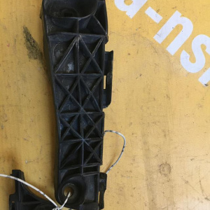 Крепление бампера Toyota RAV4 ACA30 дефект крепления перед, прав