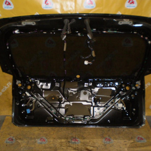 Дверь задняя TOYOTA Harrier MCU35 спойлер(голая) дефект. со стеклом