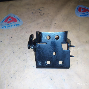 Крепление подушки ДВС Nissan YD25 Presage U30 4WD a/t перед=зад. F