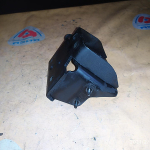 Крепление подушки ДВС Nissan YD25 Presage U30 4WD a/t перед=зад. F