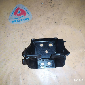 Крепление подушки ДВС Nissan YD25 Presage U30 4WD a/t перед=зад. F