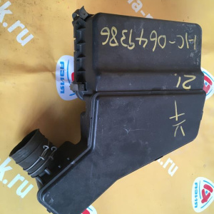 Корпус воздушного фильтра Daihatsu J100G Terios с дефектом крепления 17700-87401