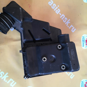 Корпус воздушного фильтра Daihatsu J100G Terios с дефектом крепления 17700-87401