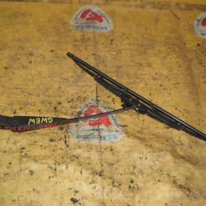 Держатель дворника Mazda Capella GW8W R открыв.стекло