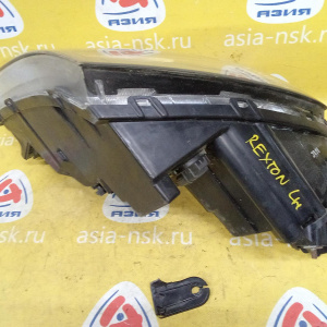 Фара SsangYong Rexton GAB/Y250 '2006- лев галоген, мех. корректор, 3 контакта (дефект крепления)