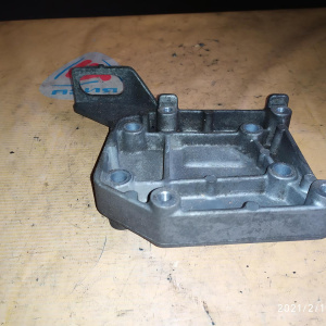 Крепление компрессора кондиционера Mazda FP/FS Capella GW8W FSJ3