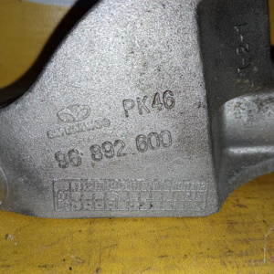 Крепление генератора Chevrolet L44/LXT/F16D3 Aveo J200/J300/T200/T250 верх 96892600 +низ 96352142