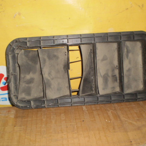 Решетка вентиляционная Toyota Ipsum ACM20 RL=RR 62931-44020