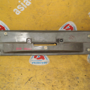 Накладка 5-й двери Mitsubishi RVR N61W MR275637