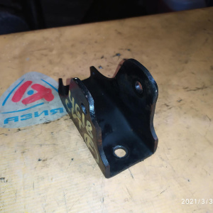 Крепление подушки ДВС Mitsubishi 4G15/4G18 Lancer Cedia CS2A/CS3A 2WD CVT перед F