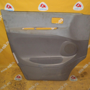 Обшивка двери Toyota Hiace Regius KCH46 перед, лев