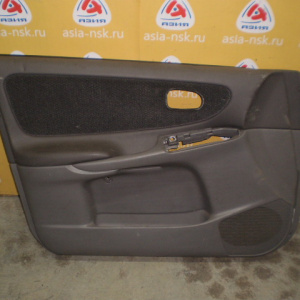 Обшивка двери Mazda Capella GWEW Wagon перед, лев