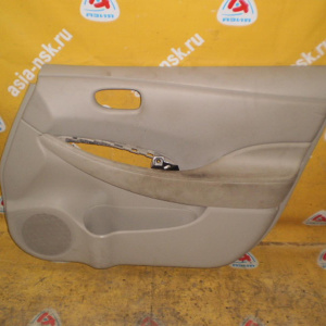 Обшивка двери Nissan Leaf ZE0 перед, прав